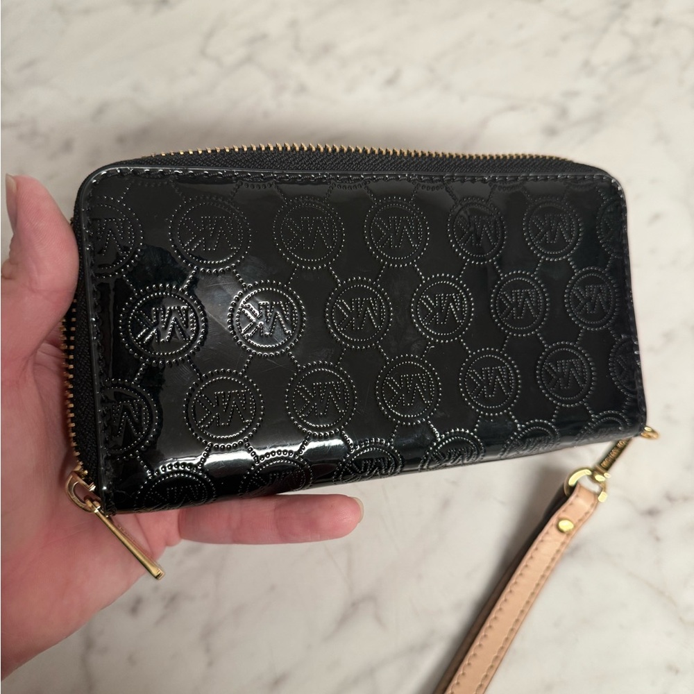 Michael Kors Jet Set Black and Gold Embossed Wristlet - Picture 9 of 11